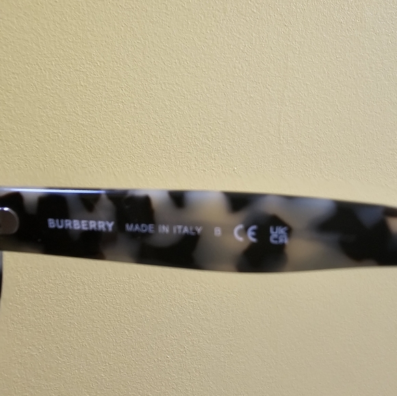 Burberry 53mm Oversize Square Tortoise Sunglasses - Picture 8 of 8